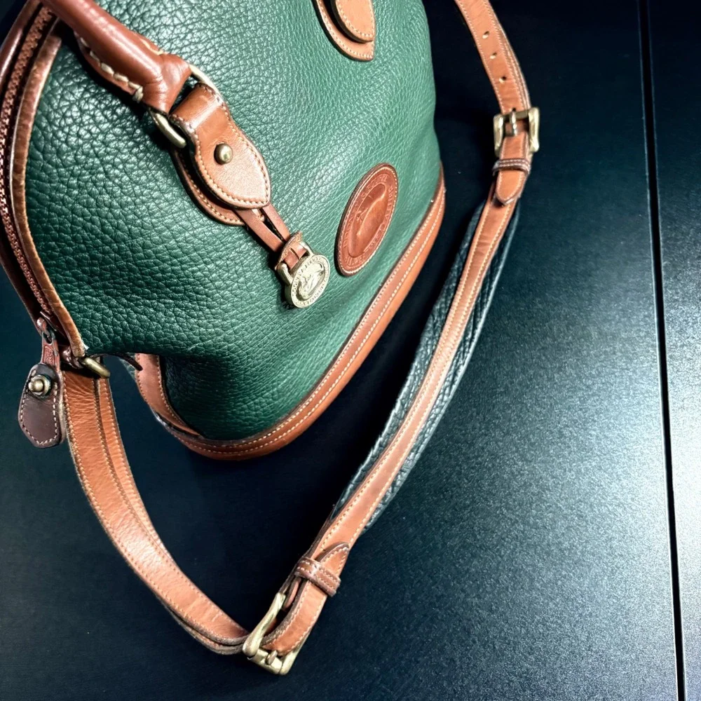 vintage Dooney & Bourke AWL Norfolk bag In green crossbody satchel leather zip